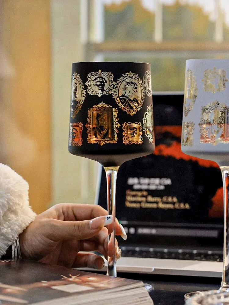 Artwork on the Dining table Unique Romantic Wine Champagne Glass Goblet with Electroplated Coating