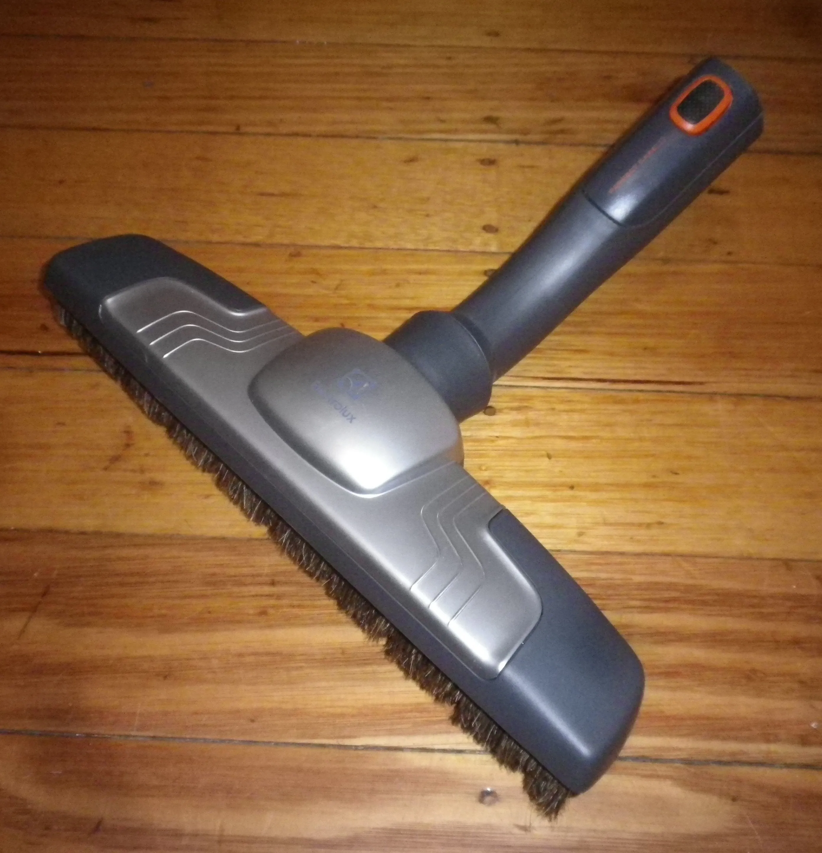 Electrolux AeroPro 2G Vacuum Hard Floor Tool in Fancy Box - Part # ZE115