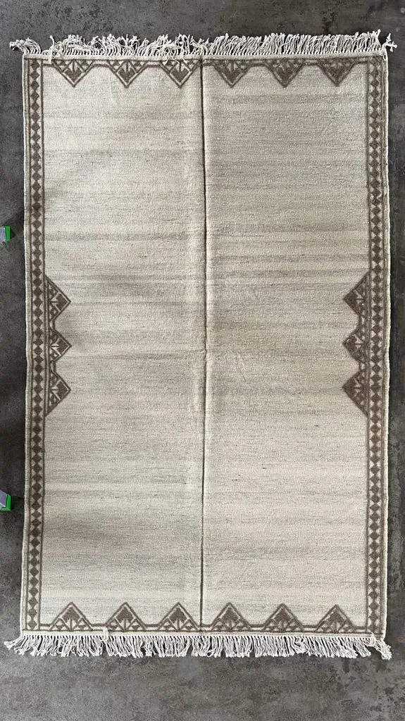 Hand Knotted Wool & Cotton RUG 44 (5x8 ft)