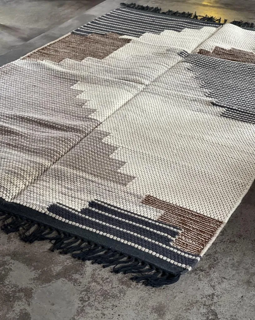 Hand Knotted Wool & Cotton RUG 48 (5x8 ft)