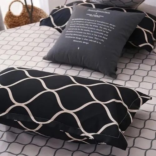 King size bedding set of 6 pieces, Black geometric design.