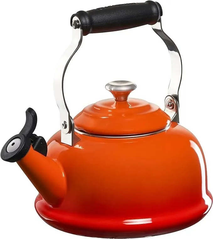 Le Creuset Whistling Kettle, 1.7 Qt. w/ Stainless Steel Knob