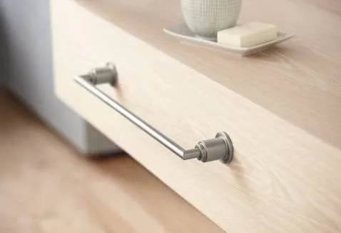 MOEN Arris brushed nickel 18" towel bar