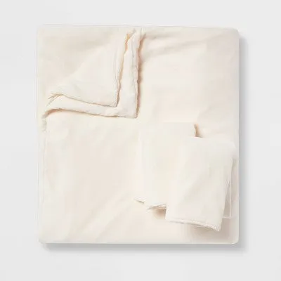 Open Box - King Lustrous Velvet Duvet Cover & Sham Set Cream - Threshold